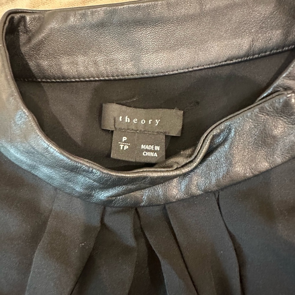Theory Kyna Black Silk Long Sleeve Blouse with Leather trim and collar - Picture 5 of 5